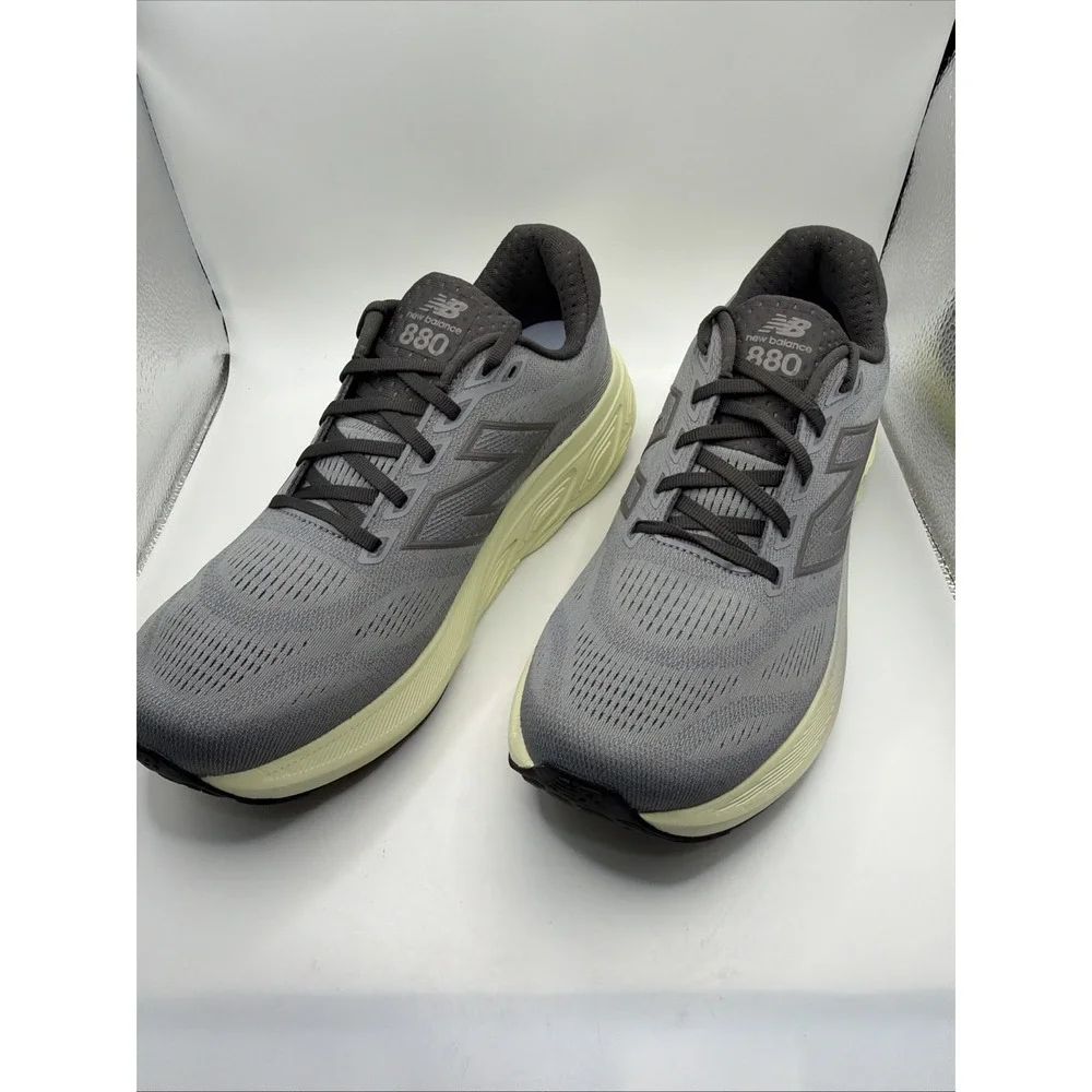 New Balance Men's Running Shoe Fresh‎ Foam. 880V15 Grey/Grey. Size 12D. M880F15